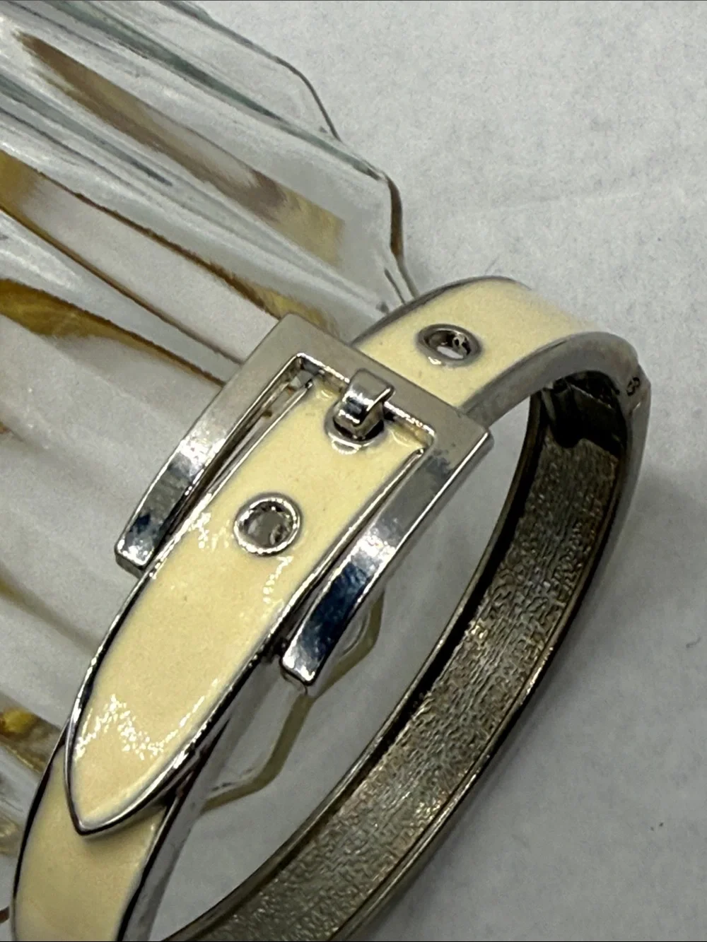Belt-Style Hinged Bangle Bracelet in Light silver tone cream enamel